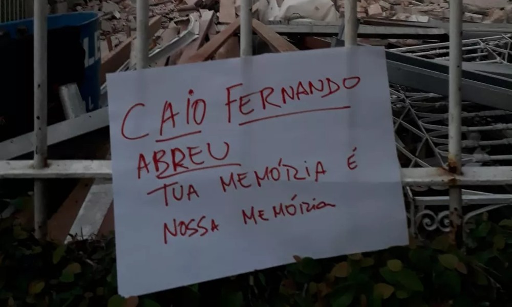 Demolição de casa de Caio Fernando Abreu é materialização do descaso com a memória